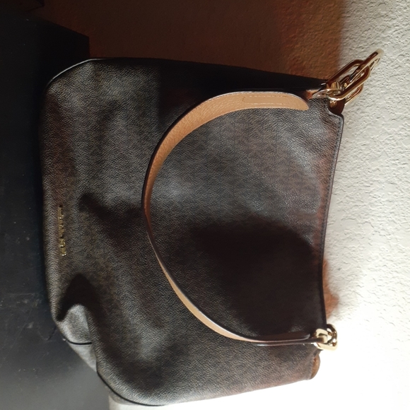 GORGEOUS NEW Michael Kors Monogram Canvas 12" Lillie Tote Bag.Retails for $550 - Picture 3 of 7